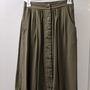 Olive green flowy skirt with pockets